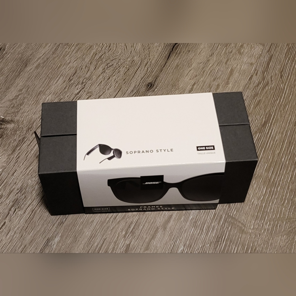 Bose Soprano Bluetooth polarized cat eye sunglasses with audio and mic